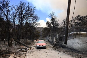 ΕΙΚΟΝΕΣ ΚΑΤΑΣΤΡΟΦΗΣ ΑΠΟ ΤΑ ΚΑΜΕΝΑ ΣΤΟ ΠΟΡΤΟ ΓΕΡΜΕΝΟ (ΜΙΧΑΛΗΣ ΚΑΡΑΓΙΑΝΝΗΣ / EUROKINISSI)
