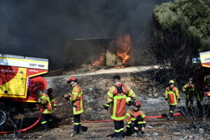 Πυρκαγιά στη περιοχή Κουβαρά Αττικής. Δευτέρα 10 Αυγούστου 2026 (ΚΑΡΑΓΙΑΝΝΗΣ ΜΙΧΑΛΗΣ/EUROKINISSI)