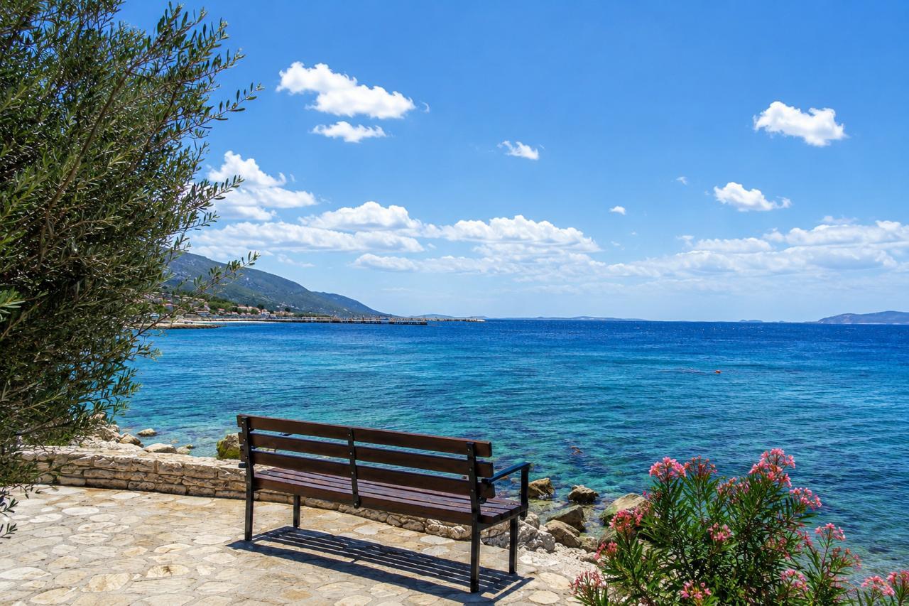 Καιρός: Κυριακή με ζέστη, τοπικές καταιγίδες και Red Code σε Αιγαίο – Κρήτη