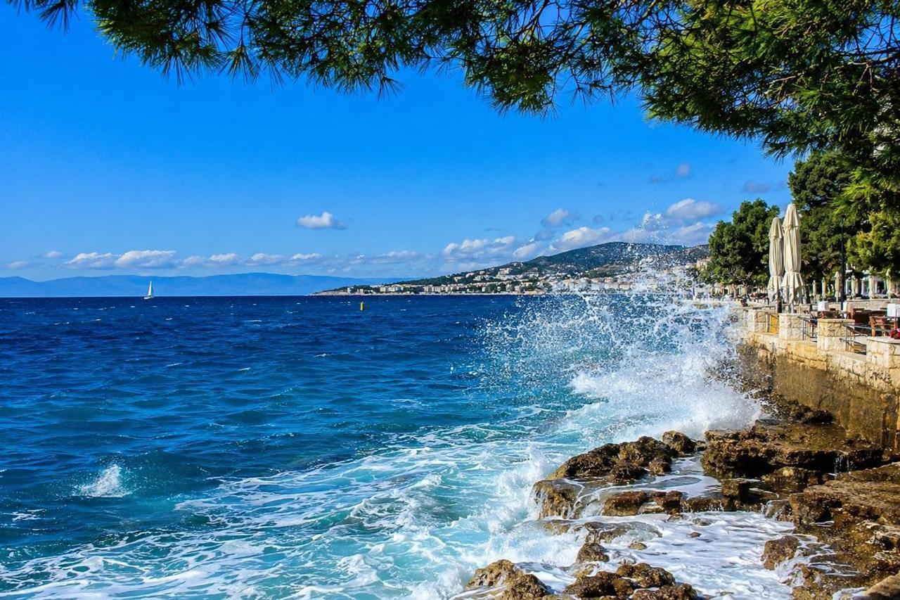 Καιρός Τετάρτη: Ζέστη έως 37°C, μπόρες και καταιγίδες – Αλλάζει από το βράδυ