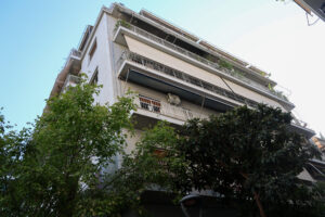 Εντοπισμός σορού ενός νεκρού και κατεψυγμένου βρέφους σε βαλίτσα σε διαμέρισμα στη περιοχή της Κυψέλης στην Αθήνα. Δευτέρα 31 Αυγούστου 2026 (ΓΙΑΝΝΗΣ ΠΑΝΑΓΟΠΟΥΛΟΣ / EUROKINISSI)
