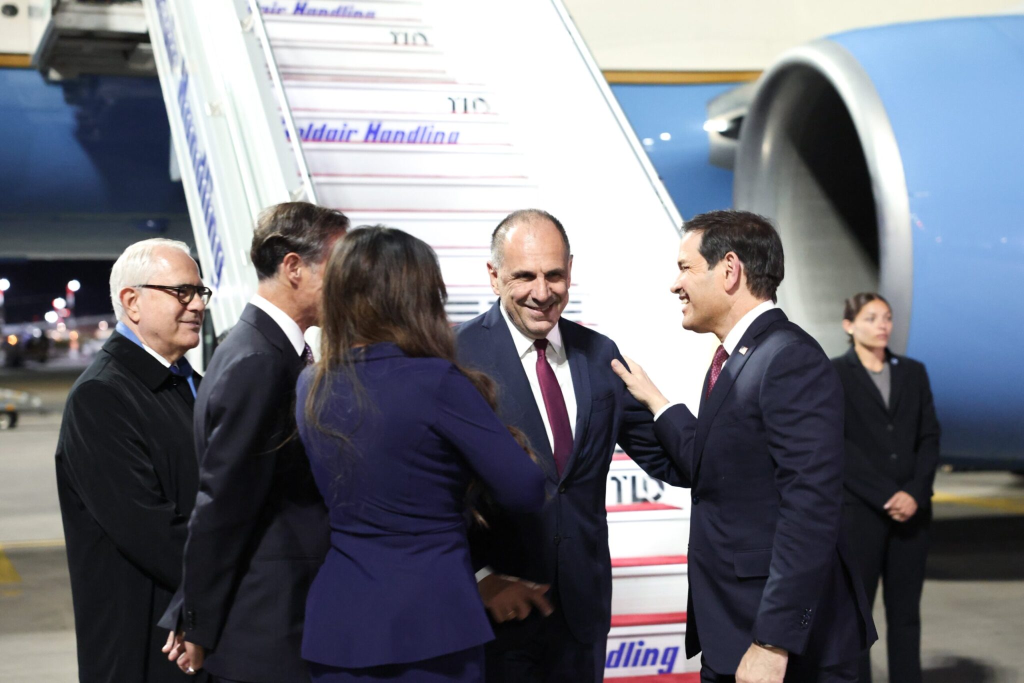 Στην Αθήνα ο Μάρκο Ρούμπιο – Η θερμή υποδοχή από Γεραπετρίτη και Γκίλφοϊλ