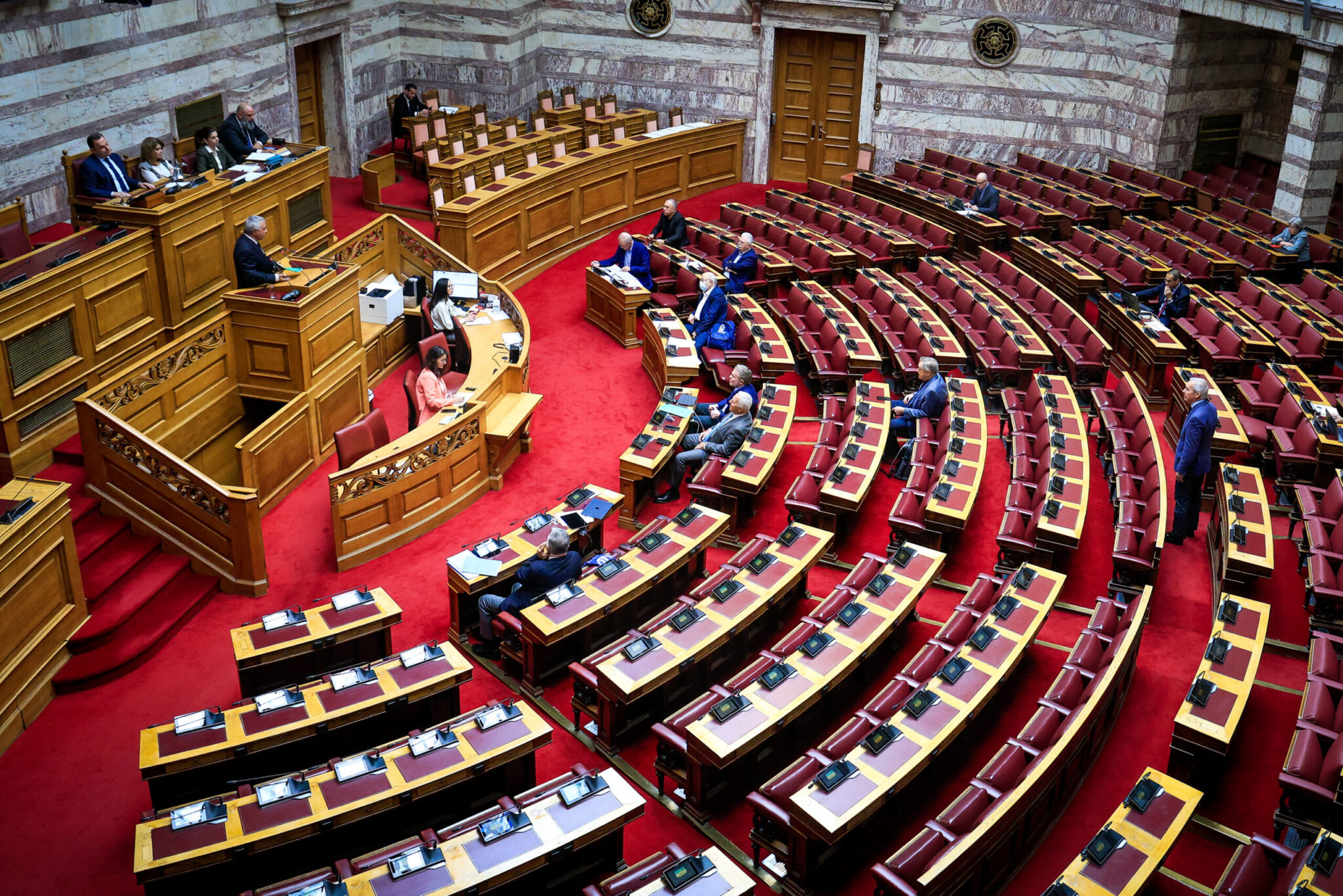 Social media: Τροπολογία ΠΑΣΟΚ για ηλικιακά διαβαθμισμένη προστασία