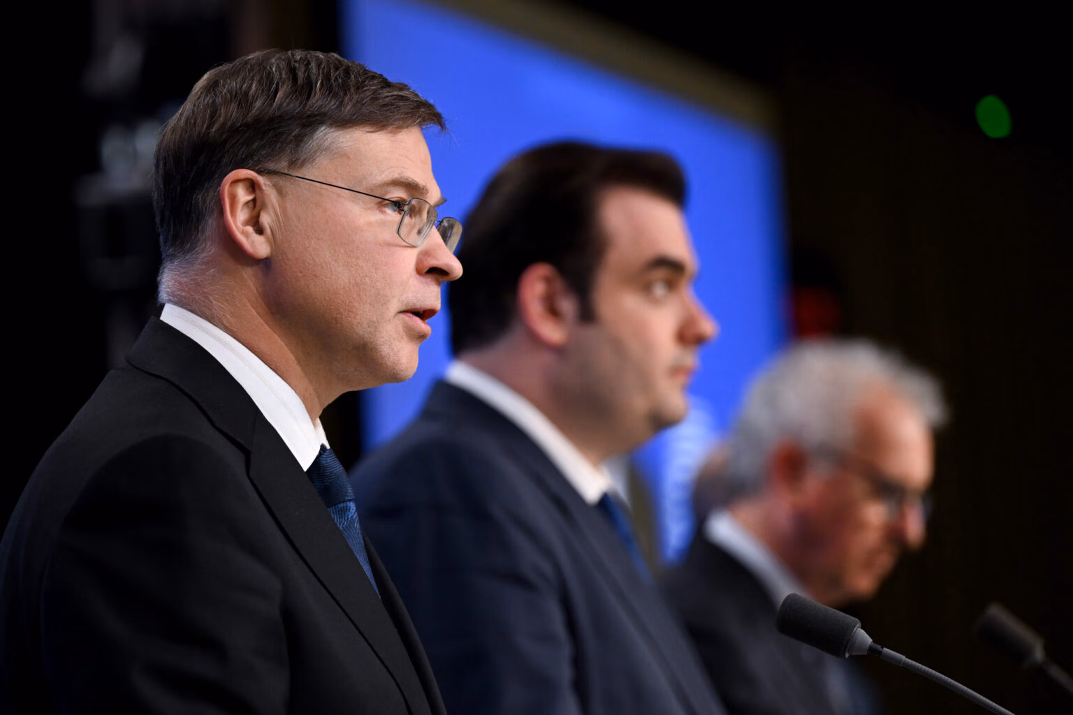 Eurogroup: Στασιμοπληθωριστικό σοκ και αβεβαιότητα ταλανίζουν την Ευρώπη