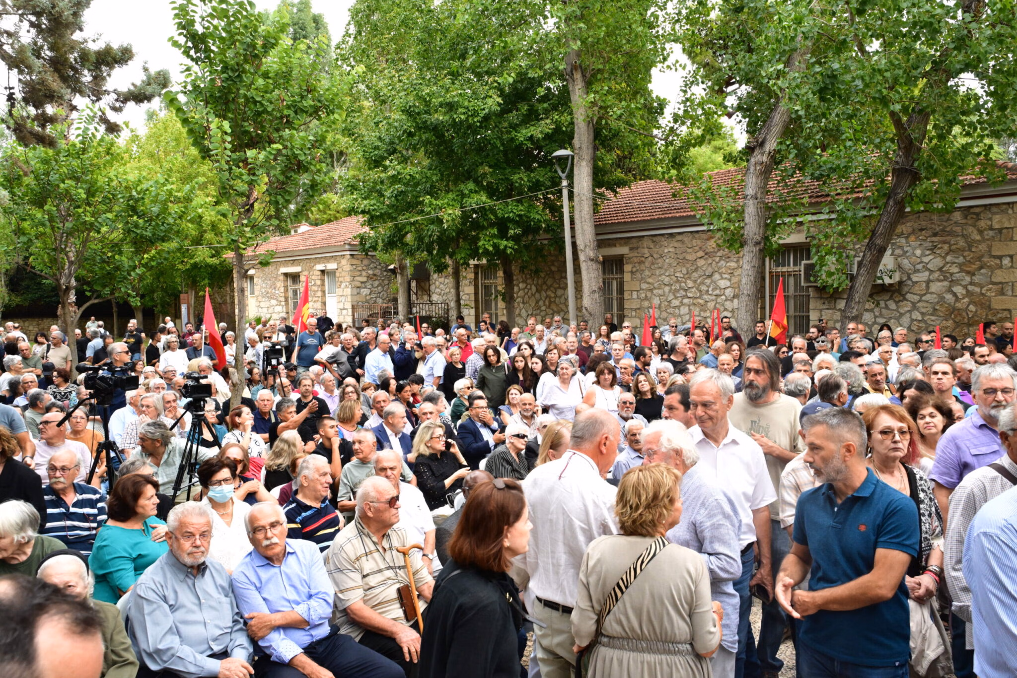 Σπύρος Χαλβατζής: Το τελευταίο αντίο στο ιστορικό στέλεχος του ΚΚΕ (εικόνες) 22 7087325