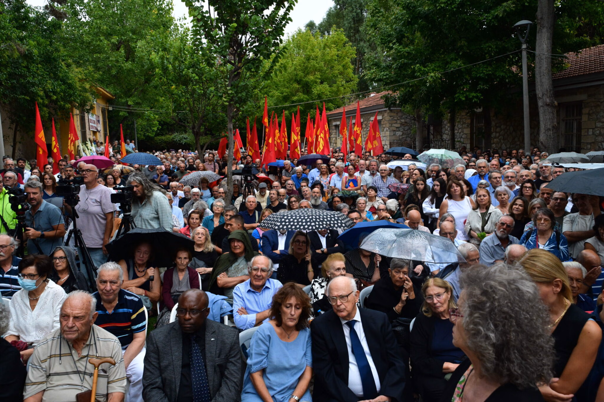 Σπύρος Χαλβατζής: Το τελευταίο αντίο στο ιστορικό στέλεχος του ΚΚΕ (εικόνες) 15 7087379